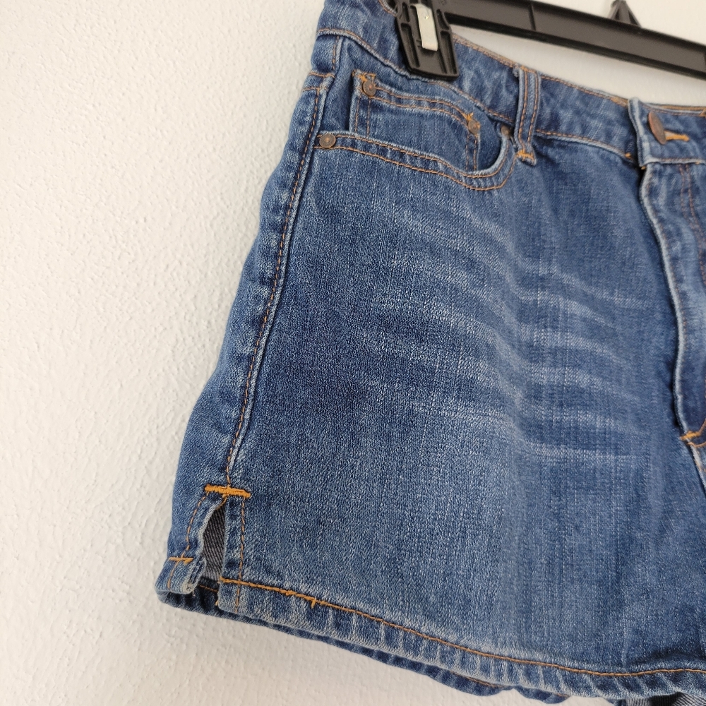 Forever 21 denim shorts - Picture 2 of 4
